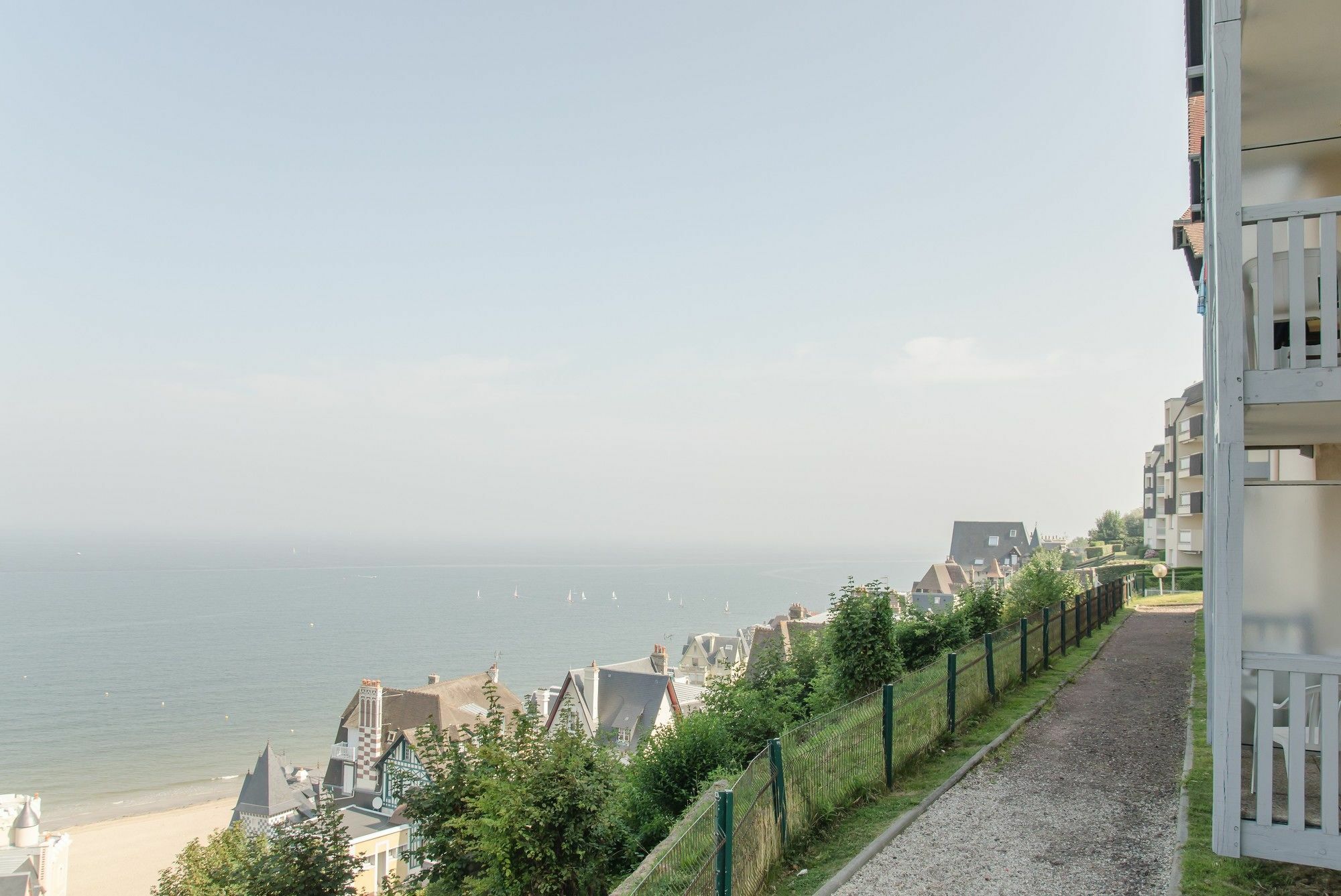 Residence Pierre & Vacances Les Tamaris Trouville-sur-Mer Exterior photo